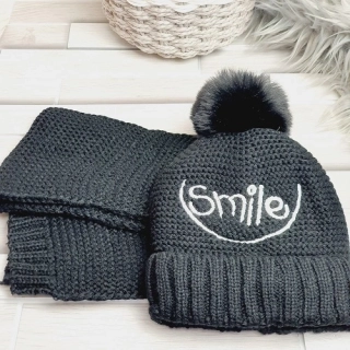 Dětský zimní set – černá šála a čepice Smile | teplý doplněk pro děti